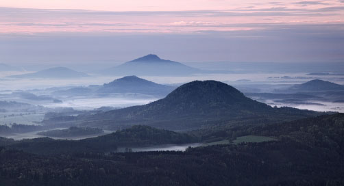 Mlžné Středohoří